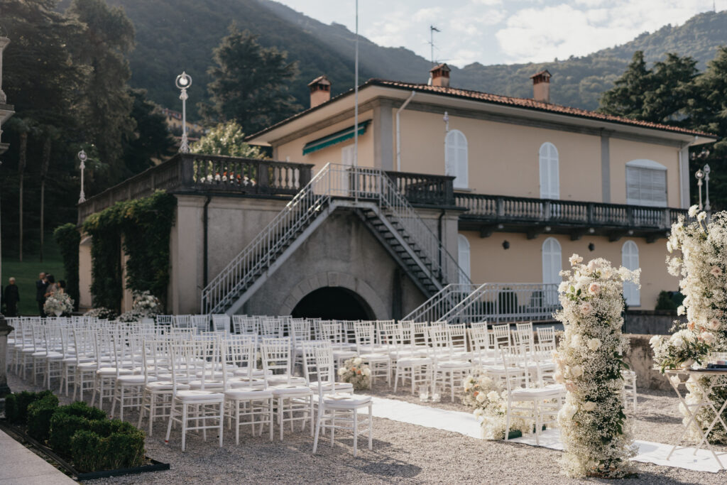 Coordinati grafici matrimonio eleganti con partecipazioni e dettagli wedding stationery